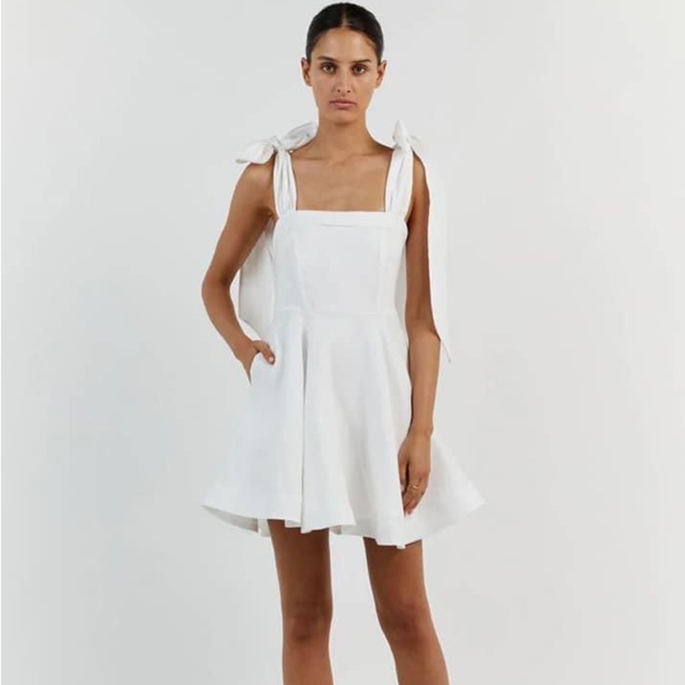 DISSH viral bow sleeve dress white bridal